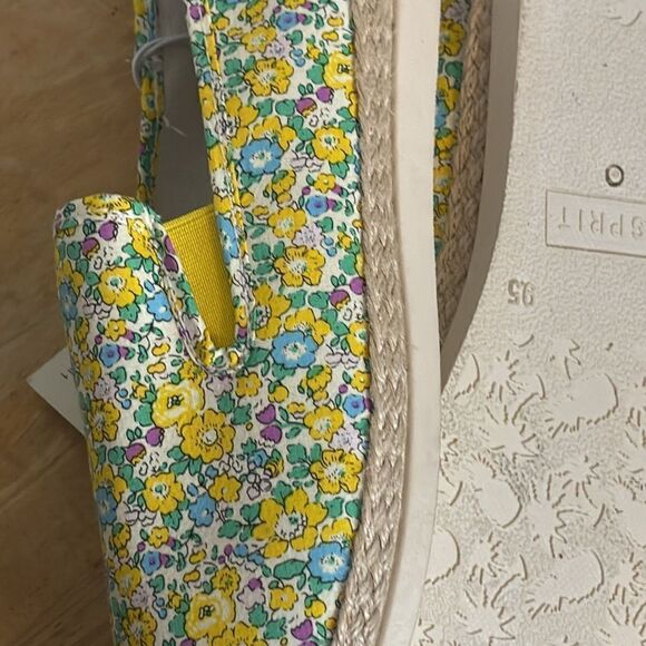NWT ESpirit Women’s Yellow and Green floral print canvas slip on shoes Size 9.5 - Picture 4 of 6